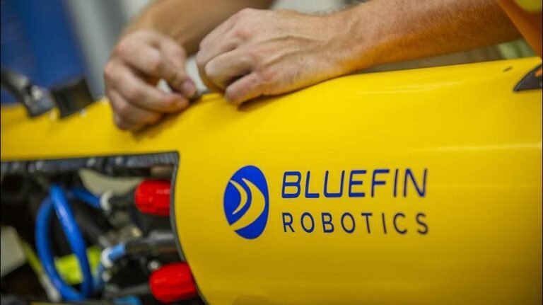 GD Bluefin 9 Employee Working on Payload 768x431