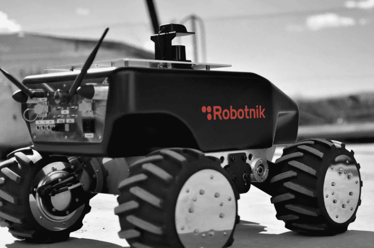 298 Mobile Robotics Solutions Autonomous Mobile Robots Robotnik robotnikeu min 768x509