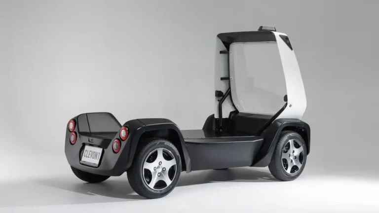 CLEVON 1 without top application driverless robot 1920x1080 min 768x432