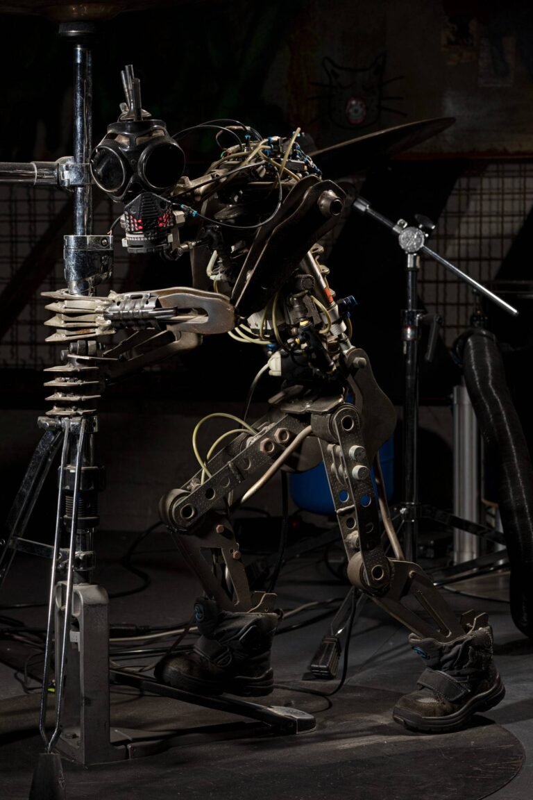MUTOID FrankBarnes ©TommasoRevelant 023 scaled min 768x1152