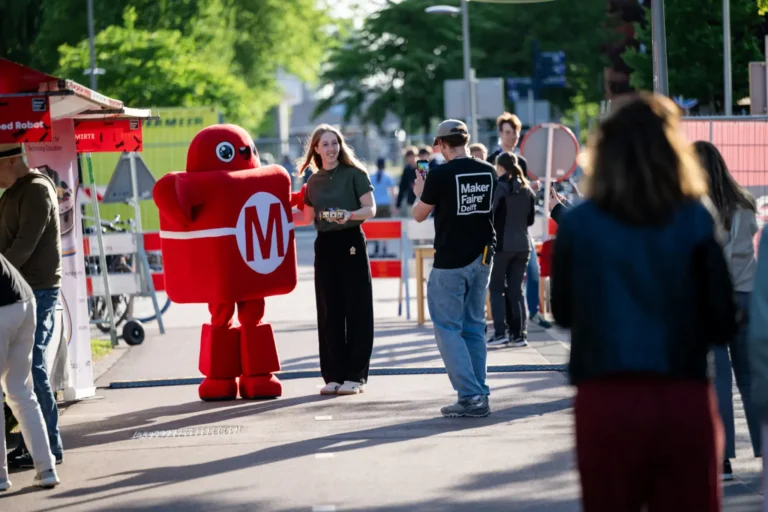 Maker Faire Foto Sander Foederer 2432 scaled min 768x512