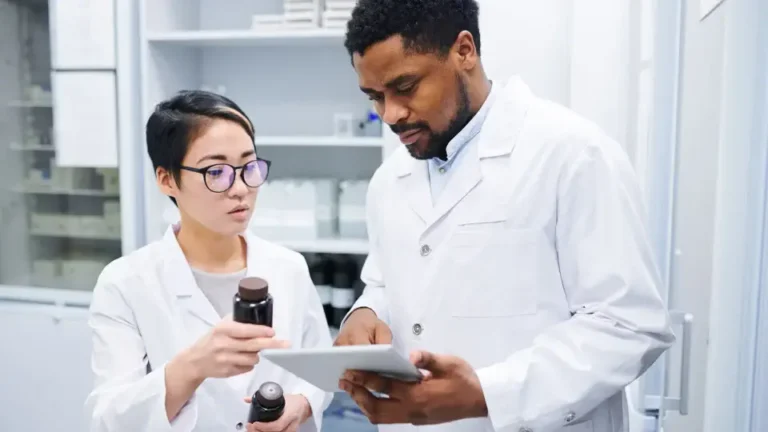 addressing specialty pharmacy adherence challenges head on min 768x432