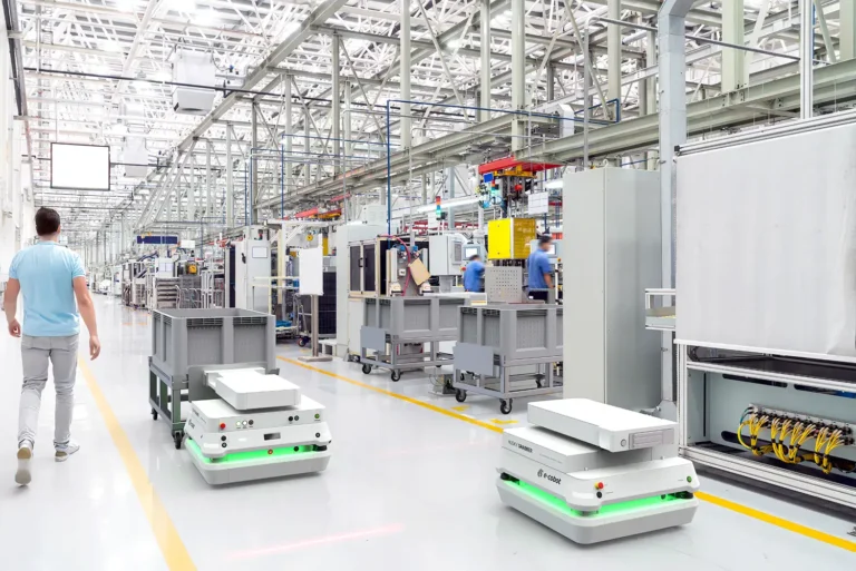 robot mobile autonome amr min 768x513