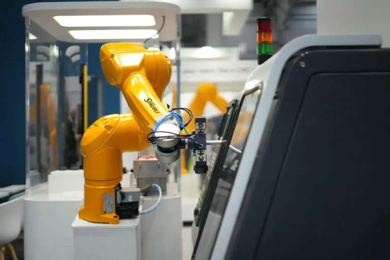 robotics solutions metal industry machine tools loading unloading hip 2x min 768x512