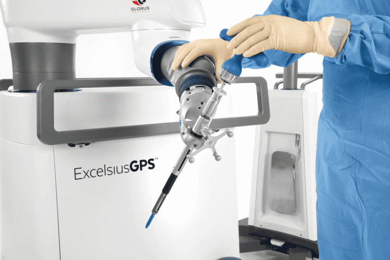EXCL GPS 1801 TECH Arm SurgeonStanding TwoHands CREOMISDriver D min 768x512