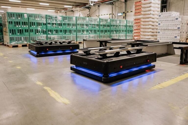 Gideon autonomous mobile robots at Atlantic Grupa 1200x0 min 768x511