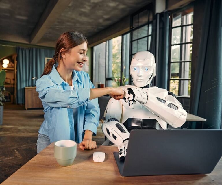 Robot min 768x640