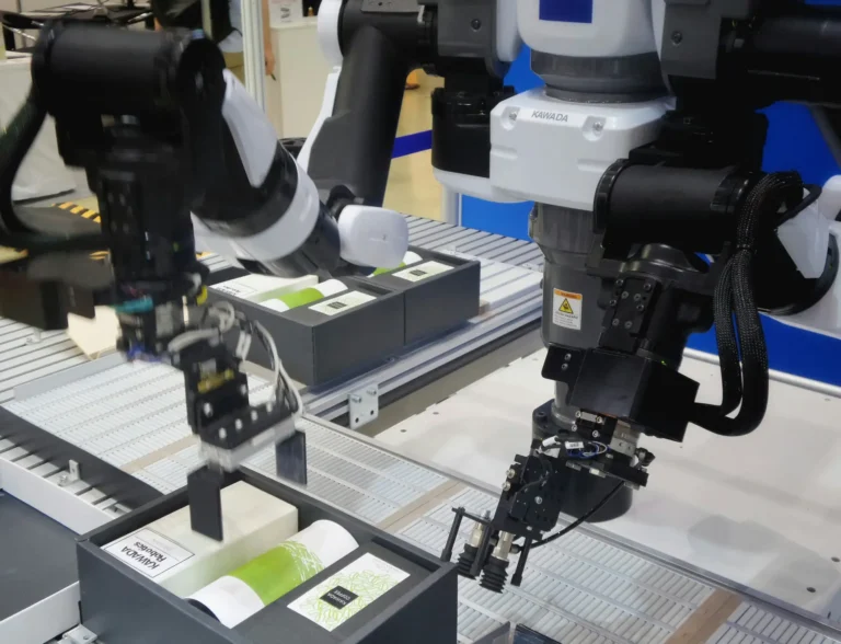 al robots robotics arm effector min 768x588