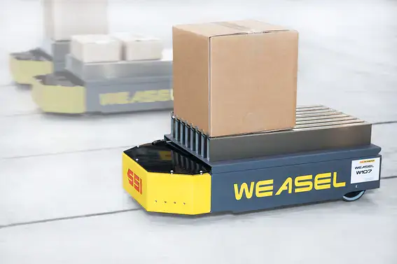 automated guided vehicle weasel with carton dam image en 1036 min