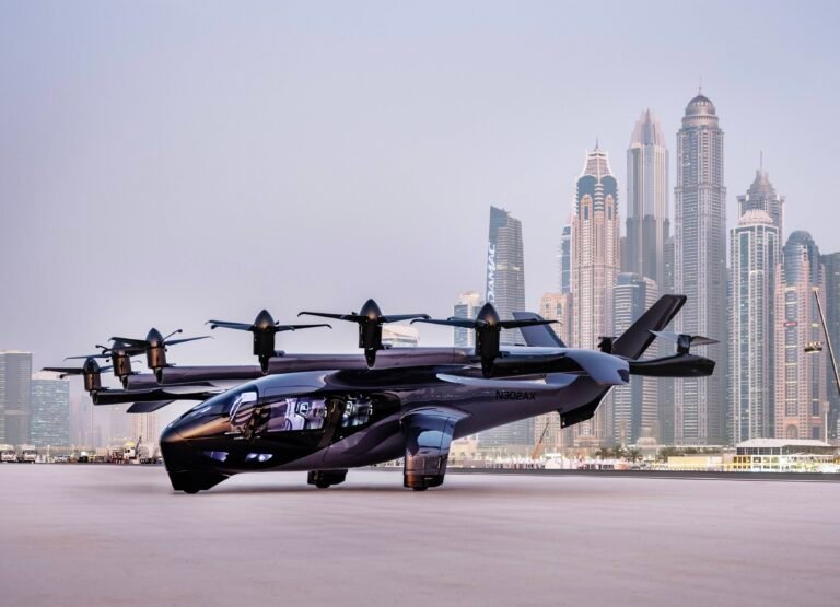 midnight in dubai day vf high res min 768x555