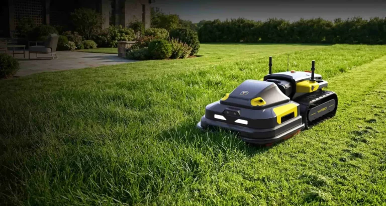 Yarbo Robot 1 200kb min 768x410