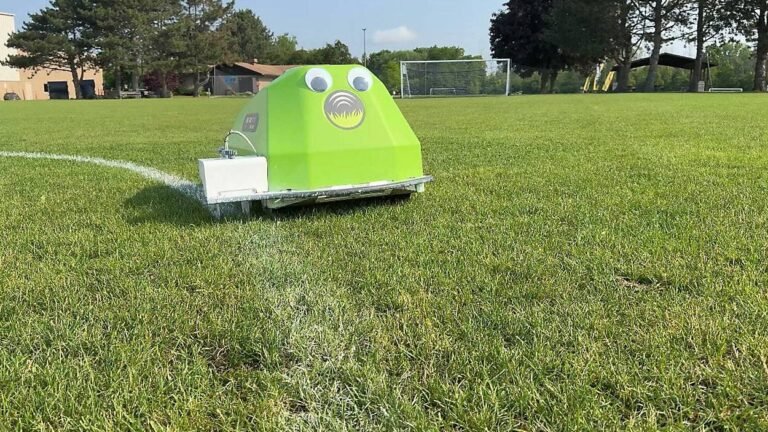 turf tank robot min 768x432