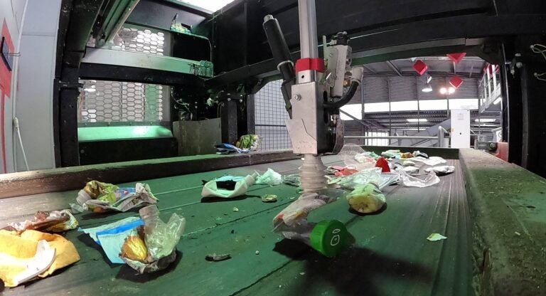 zenrobotics sorting robots fast pickertmb 1920x min 768x416